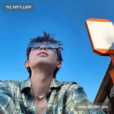 贺佩多
